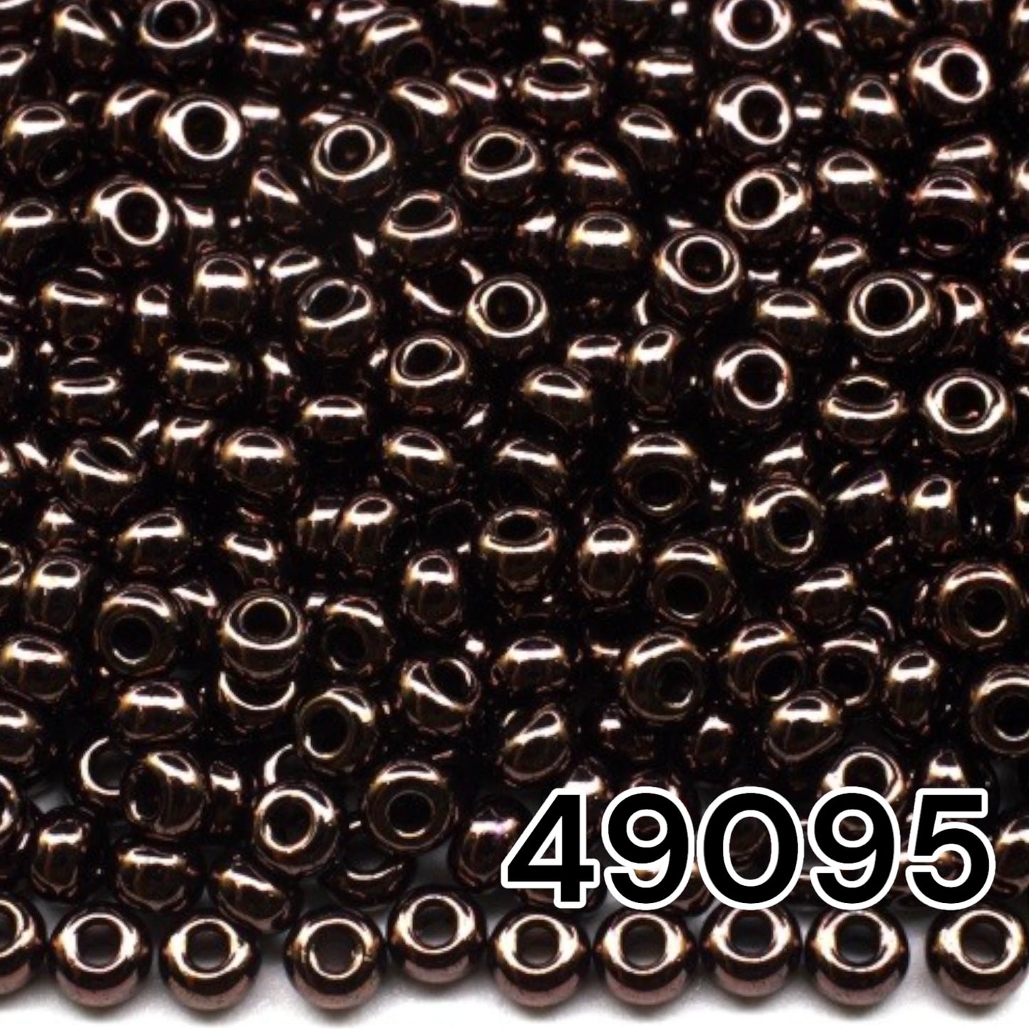 10/0 49095 Preciosa Seed Beads. Opaque - Color Lustered