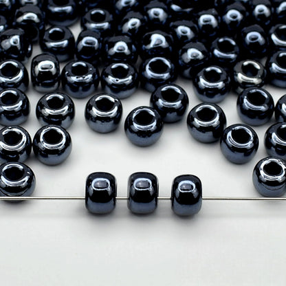 2/0 49102 Preciosa Čekiško Stiklo Karoliukai Rokajaus 6.1mm. Juoda Nepermatoma Irisinė.