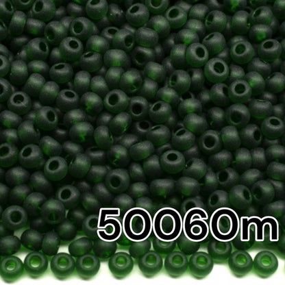 10/0 50060 matte Preciosa-Rocailles-Perlen. Naturgrün, transparent.