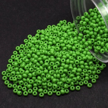 6/0 53230 Preciosa Seed Beads Green. Opaque Natural.