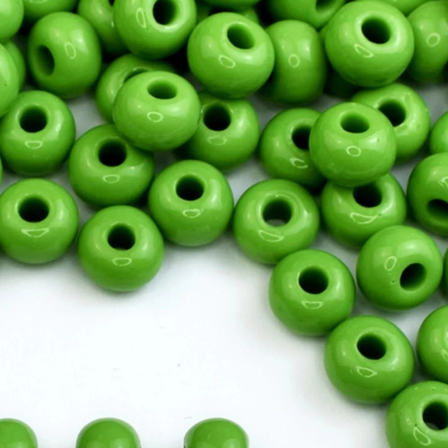 2/0 53230 Preciosa Çek Camı Kum Boncuğu Rocaille Boncuk 6.1mm. Yeşil Opak Doğal.