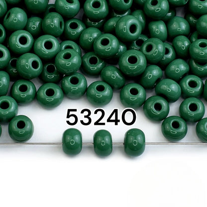 2/0 53240 Preciosa Tjeckiska glaspärlor Rocaillepärlor 6.1mm. Grön ogenomskinlig naturlig.