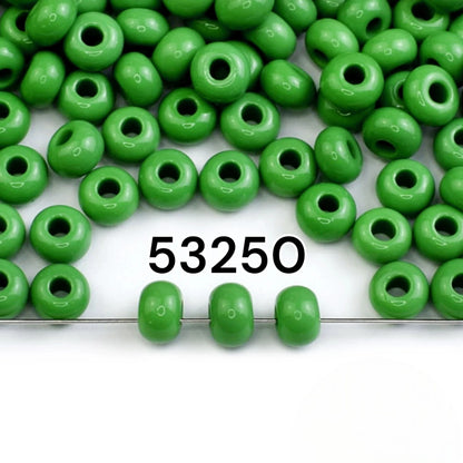 2/0 53250 Preciosa Чешский стеклянный бисер Рокайль 6.1mm. Зеленый непрозрачный натуральный.