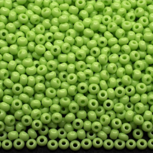 6/0 53410 Preciosa Tsjechisch glas Kralen Rocaillekralen 4.1mm. Groen Opaak Natuurlijk.