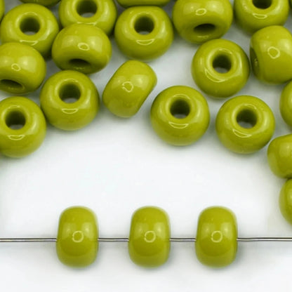 2/0 53430 Preciosa Čekiško Stiklo Karoliukai Rokajaus 6.1mm. Alyvuogių Matinis Natūralus.