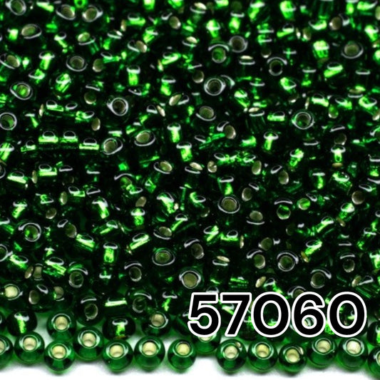 10/0 57060 Perles de graines Preciosa. Vert transparent doublé argent.