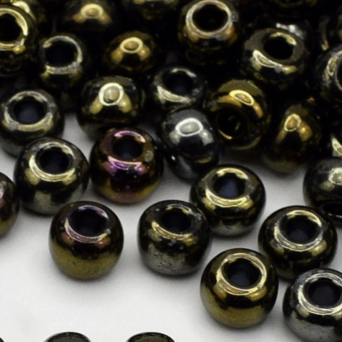 2/0 59115 Preciosa Czech Glass Missangas/Miçangas Pequenas (contas miúdas) Rocaille 6.1mm. Opaco Irisado.