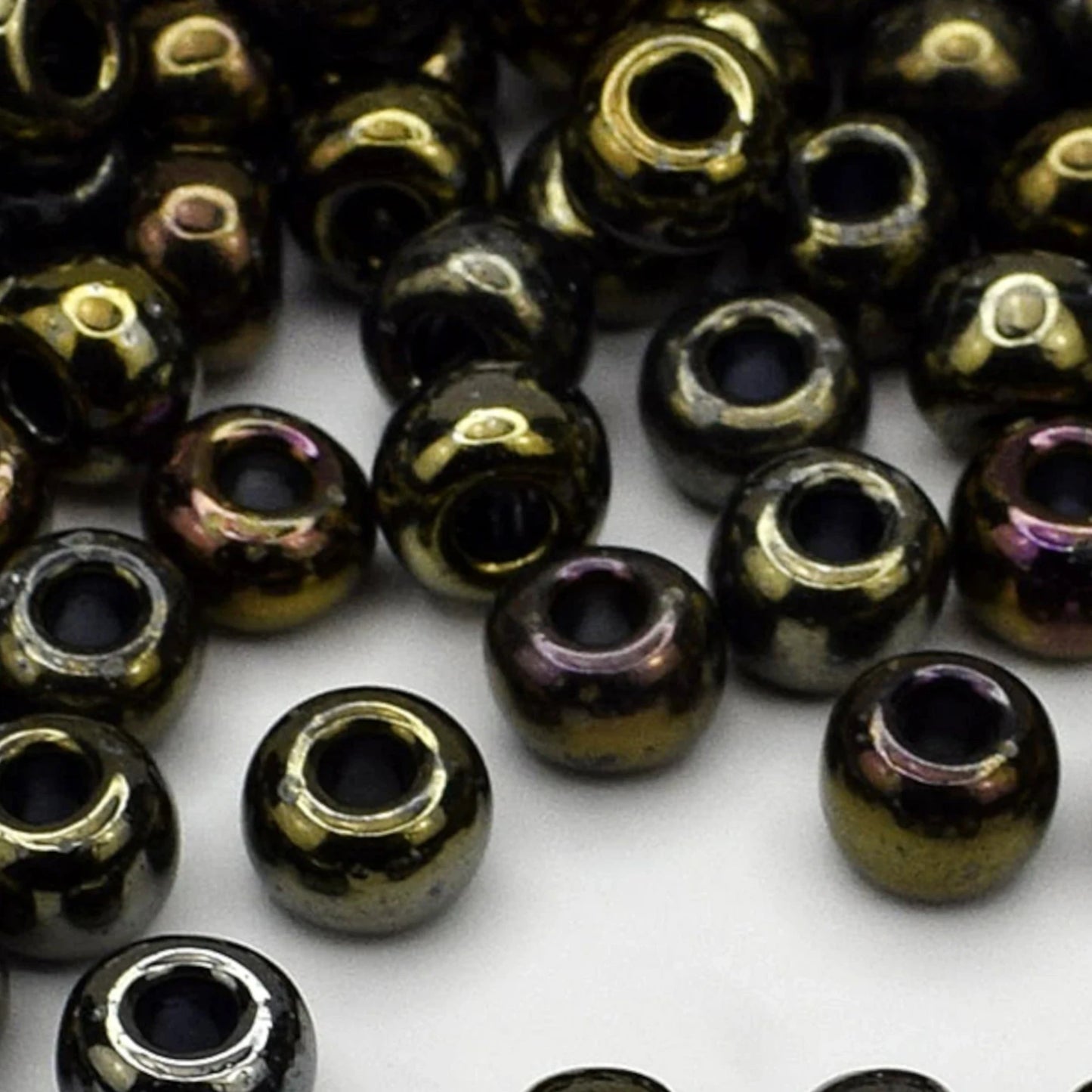 2/0 59115 Preciosa Czech Glass Missangas/Miçangas Pequenas (contas miúdas) Rocaille 6.1mm. Opaco Irisado.