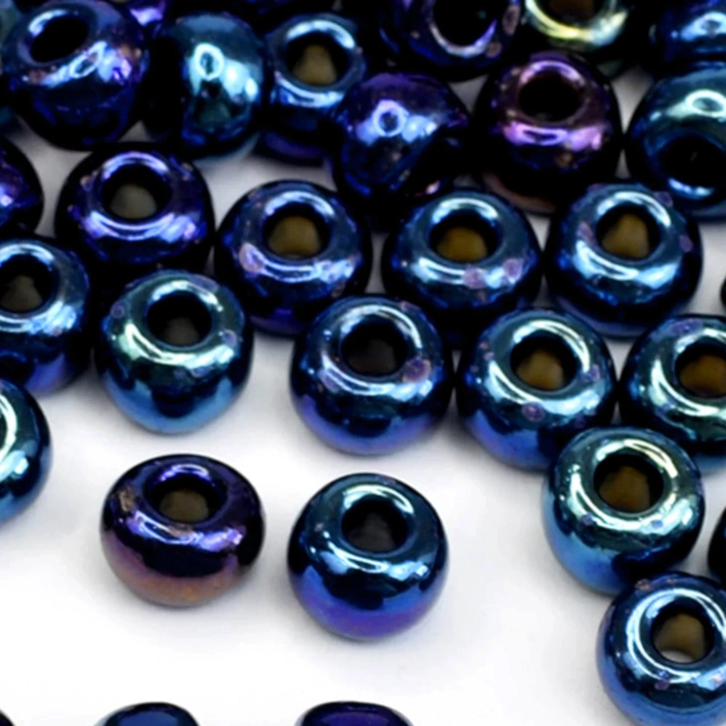 2/0 59135 Preciosa Čekiško Stiklo Karoliukai Rokajaus 6.1mm. Nepermatomas Mėlynas Irisas.