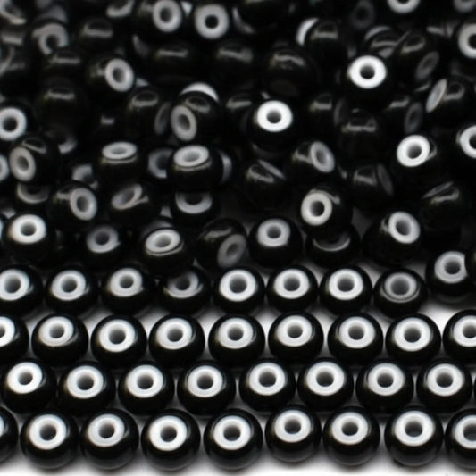 6/0 23798 Preciosa tschechische Glasperlen Rocailles 4.1mm. Schwarzer Karneol.