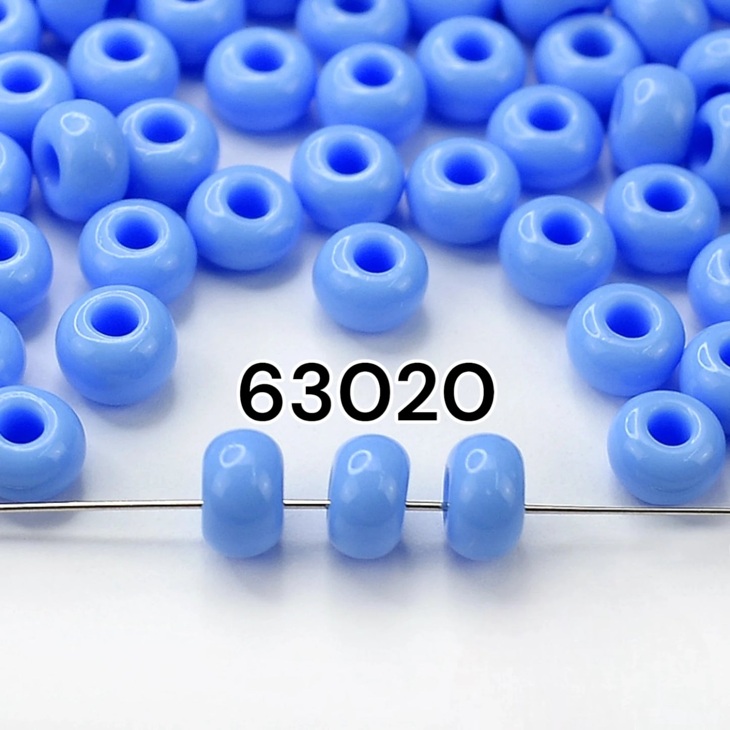 2/0 63020 Preciosa Tjeckiska Glas Pärlor Rocaillepärlor 6.1mm. Ljusblå Opaque Naturlig.