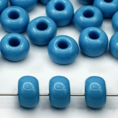 2/0 63050 Preciosa Tjeckiska glaspärlor Rocaillepärlor 6.1mm. Blå ogenomskinlig naturlig.