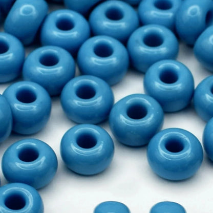 2/0 63050 Preciosa Tjeckiska glaspärlor Rocaillepärlor 6.1mm. Blå ogenomskinlig naturlig.