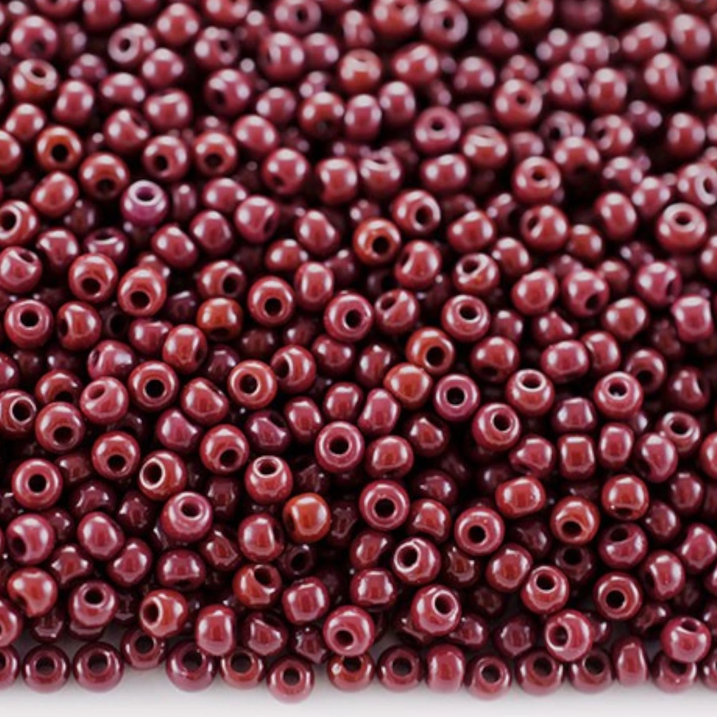 6/0 93300 Preciosa Seed Beads Red Brown. Opaque Natural. - VadymShop