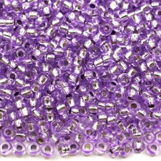 10/0 78123 Preciosa Tšekkiläinen lasi Siemenhelmet Rokaanihelmet 2.3mm. Violetti 2 värjätty Kristalli, Hopeanvärinen sisus.