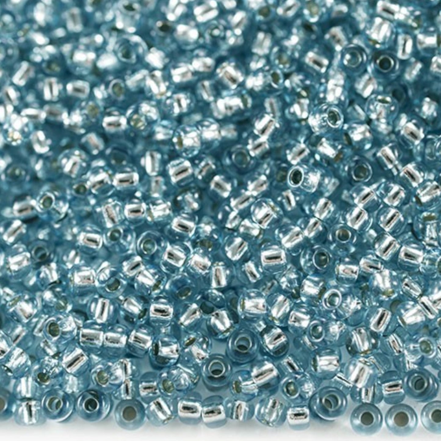 10/0 78133 Preciosa Tsjechisch glas Kralen Rocaillekralen 2.3mm. Blauw 2 geverfd Kristal, Zilver gecoat.