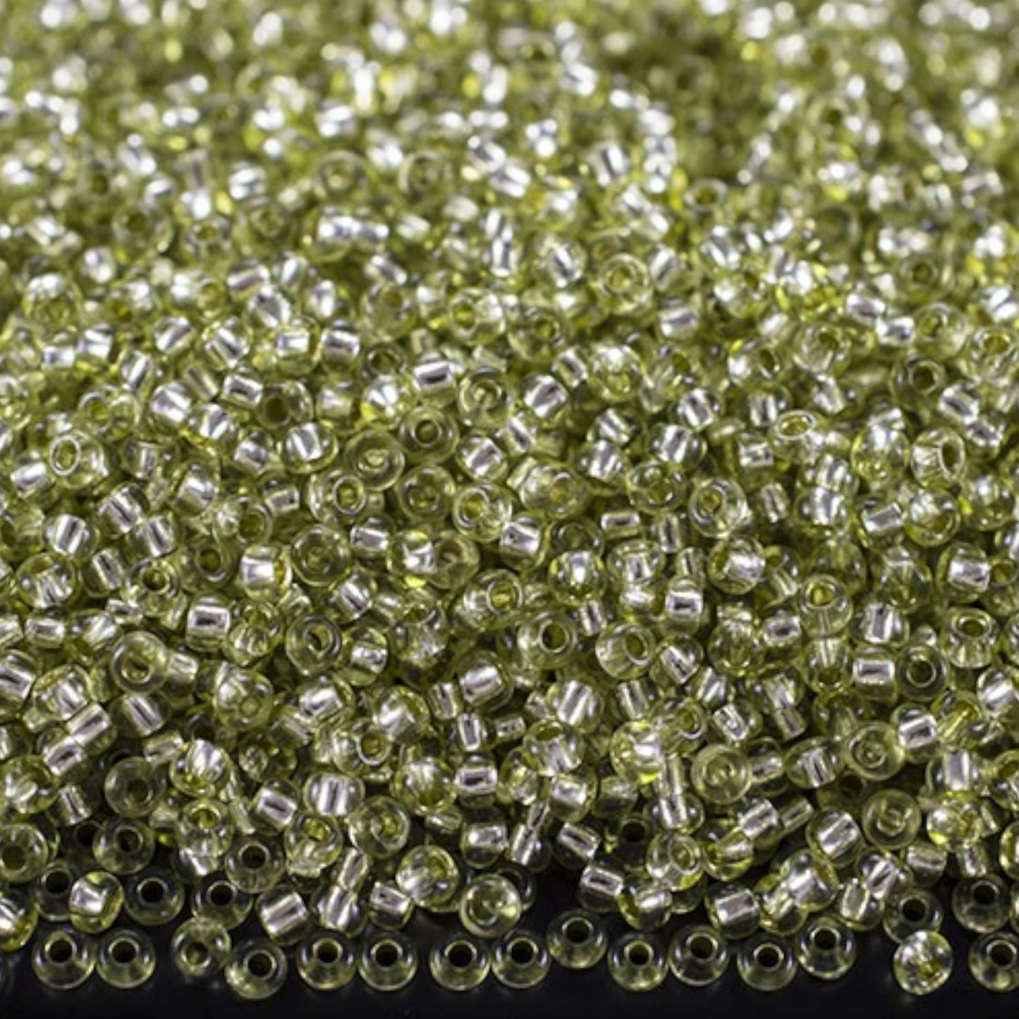 10/0 78152 Preciosa Tschechische Glas Perlen Rocailles 2,3mm. Grün 2 gefärbt Kristall, Silber Beschichtet.