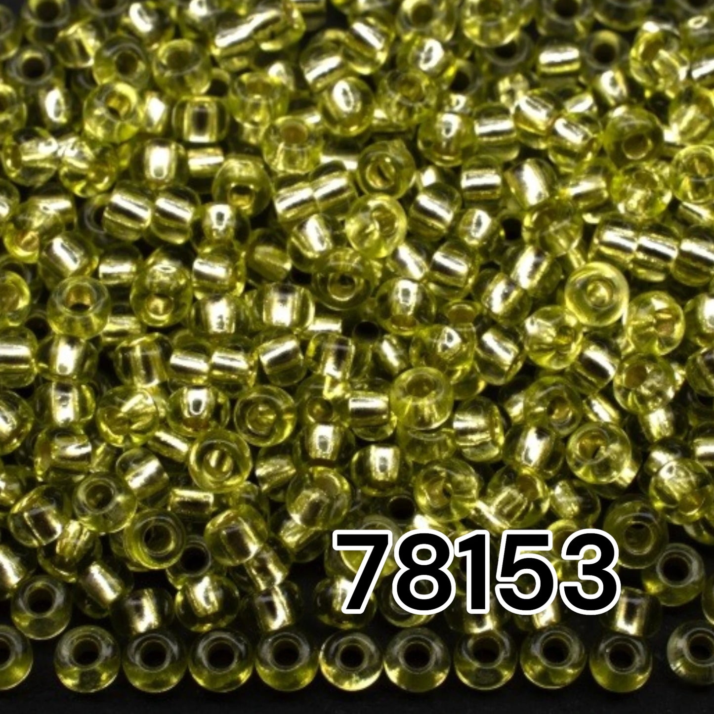 10/0 78153 Preciosa Tsjekkiske glass små perler Rocailleperler 2.3mm. Grønn 2 farget krystall, sølvbelagt.