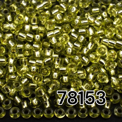 10/0 78153 Preciosa Tsjekkiske glass små perler Rocailleperler 2.3mm. Grønn 2 farget krystall, sølvbelagt.