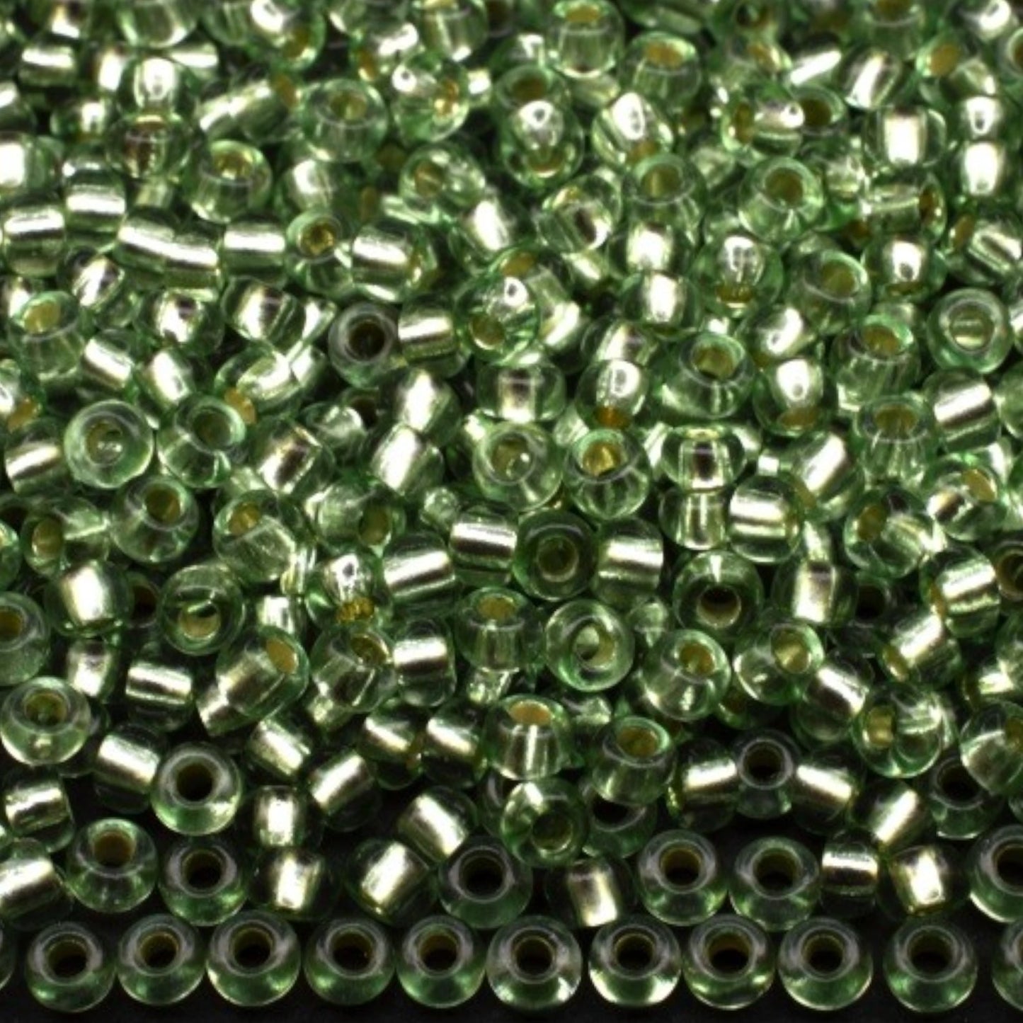 10/0 78162 Preciosa tschechische Glas Perlen Rocailles 2,3mm. Grün 2 gefärbt Kristall, silberbeschichtet.