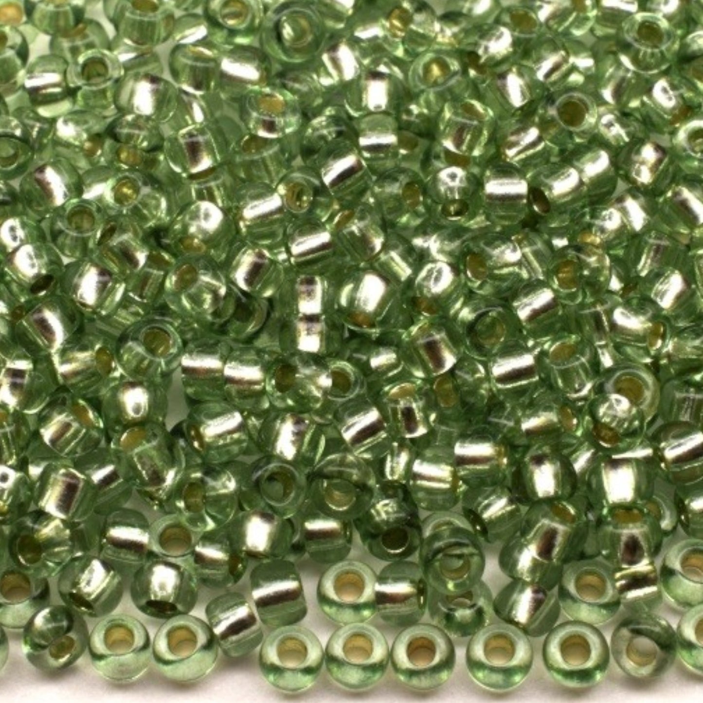 10/0 78163 Preciosa Cuentas de Semilla (Abalorios / Mostacillas) Checas de Vidrio Rocallas 2.3mm. Verde 2 teñido Cristal, Plateado Interior.