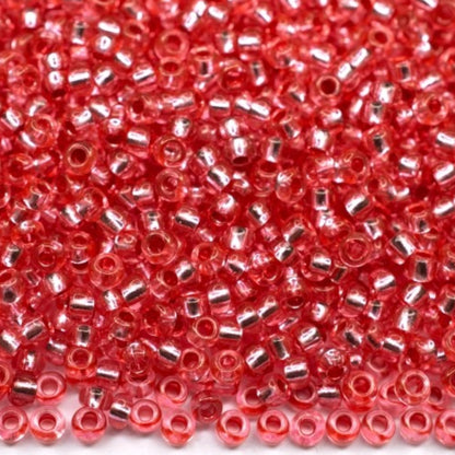 10/0 78191 Preciosa čehu stikla Pērlītes Rokaja 2.3mm. Sarkani rozā 2 krāsoti kristāli, sudraba apšuvums.