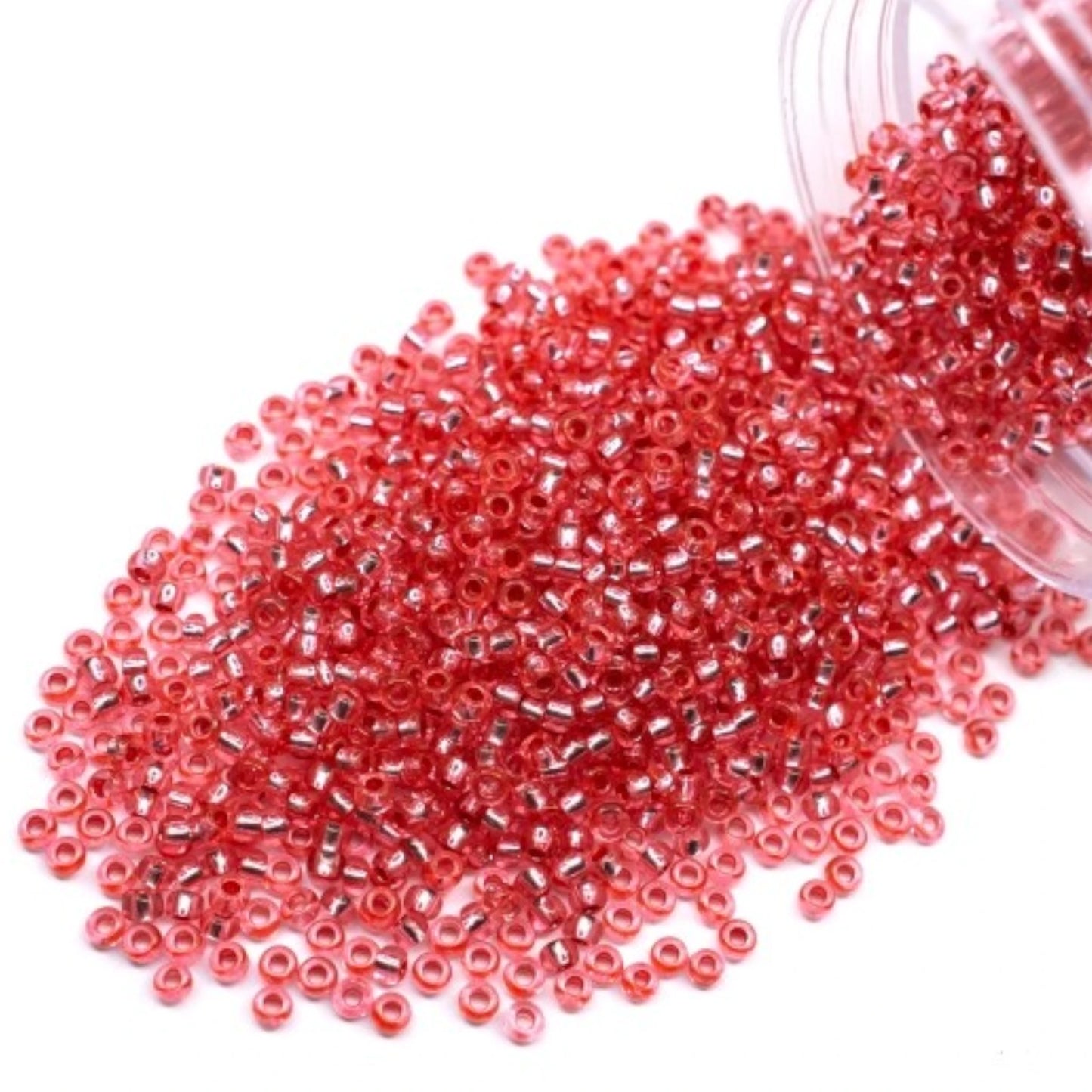 10/0 78191 Preciosa čehu stikla Pērlītes Rokaja 2.3mm. Sarkani rozā 2 krāsoti kristāli, sudraba apšuvums.