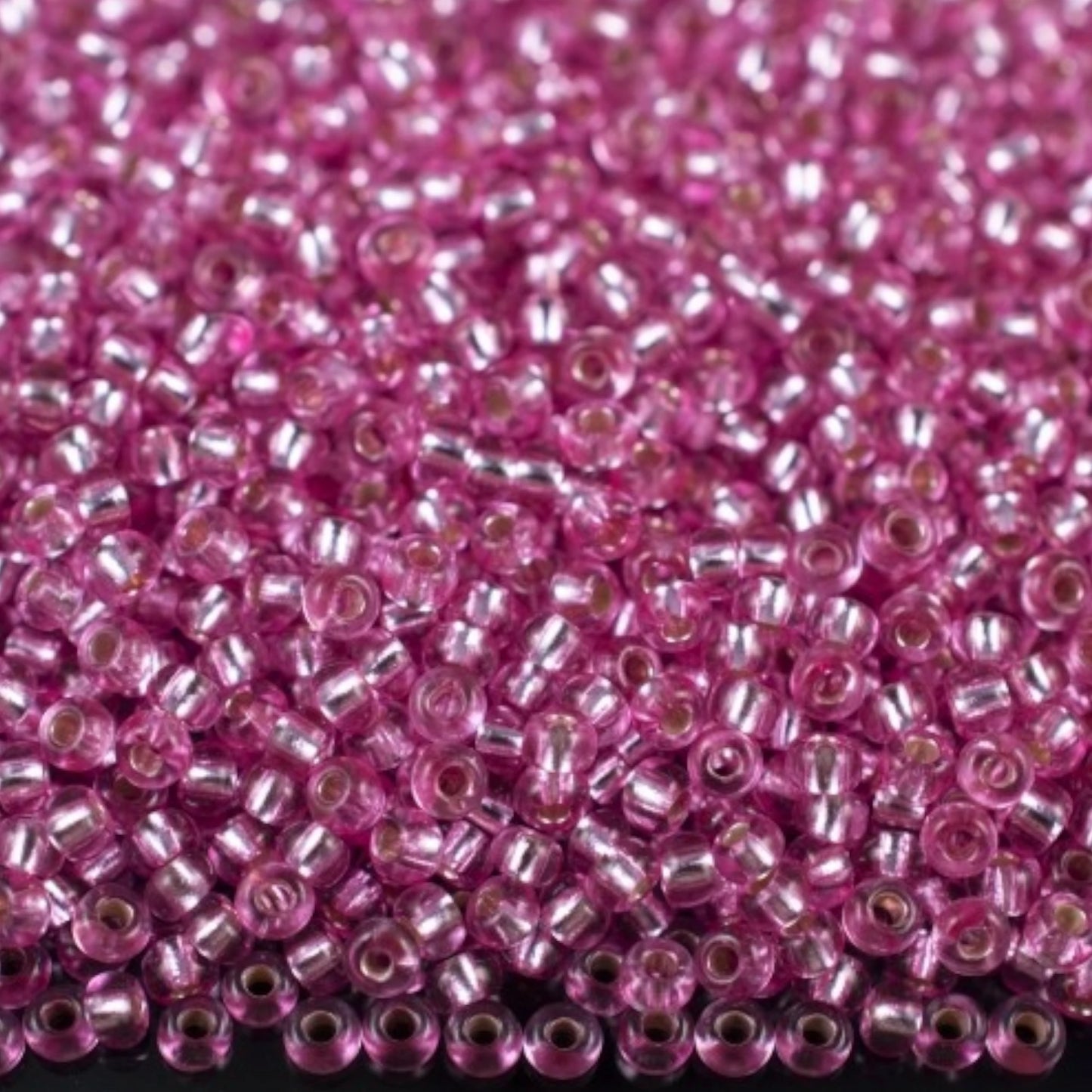 10/0 78192 Preciosa Tschechische Glas Perlen Rocailles 2.3mm. Rosa Lila 2 gefärbte Kristall, Silber Ausgelegt.