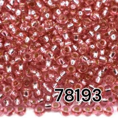 10/0 78193 Preciosa Cseh Üveg Magtartalmú Gyöngyök (Kásagyöngy) Rocailles 2.3mm. Rózsaszín Piros 2 festett Kristály, Ezüst Szegélyű.