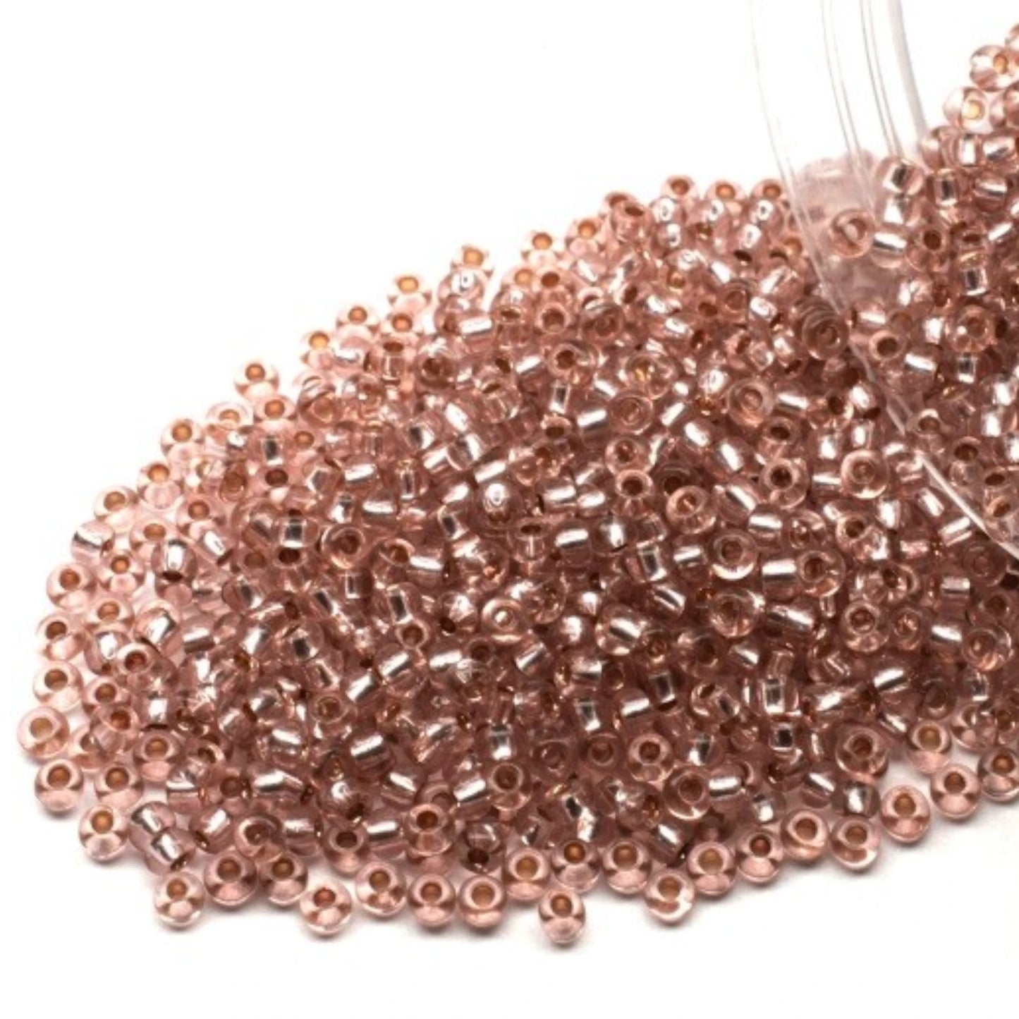 10/0 78194 Preciosa tšekkiläiset lasisiemenhelmet rokaanihelmet 2,3 mm. Vaaleanpunainen ruskea 2 värjätty kristalli, hopeanvärinen sisus.