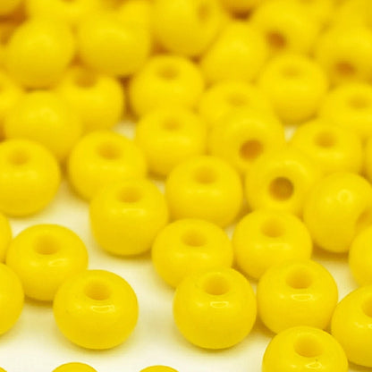 2/0 83110 Preciosa Čekiško Stiklo Karoliukai Rokajaus 6.1mm. Geltona Nepermatoma natūrali.