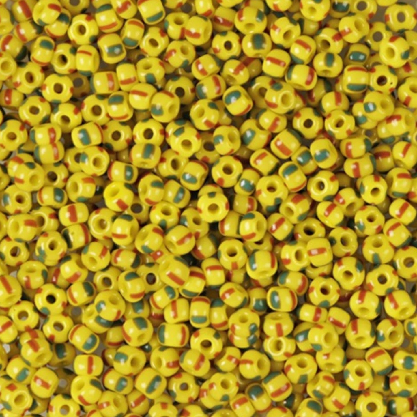 10/0 83150 Preciosa Cseh Üveg Magtartalmú Gyöngyök (Kásagyöngy) Rocailles 2.3mm. Sárga Áttetsző Csíkos.
