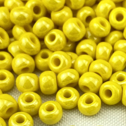 2/0 88110 Preciosa Czech Glass Missangas/Miçangas Pequenas (contas miúdas) Rocaille 6.1mm. Amarelo Opaco Sfinx.