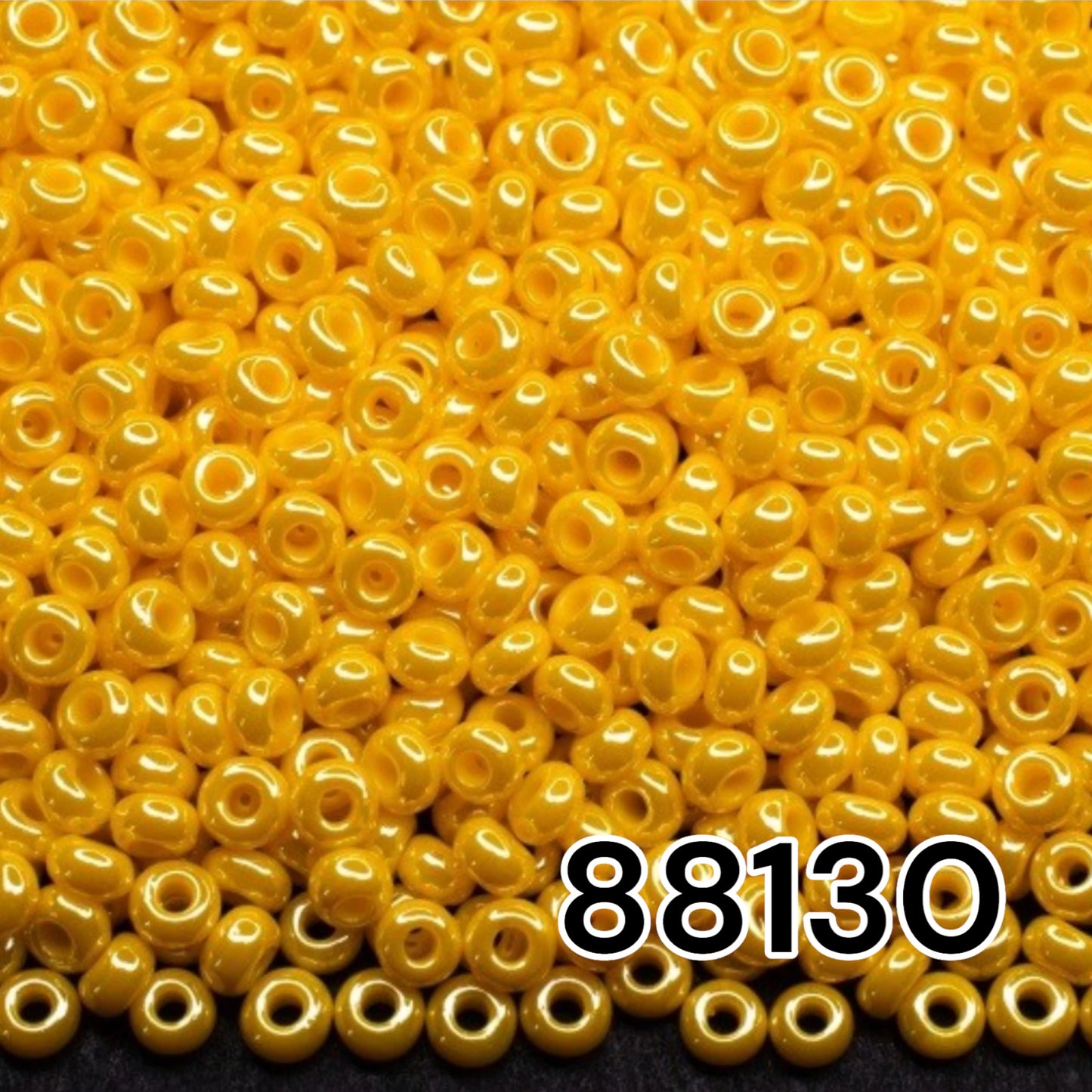 10/0 88130 Preciosa Seed Beads. Opaque Sfinx yellow.