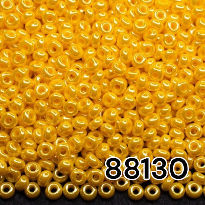 10/0 88130 Preciosa Seed Beads. Opaque Sfinx yellow.