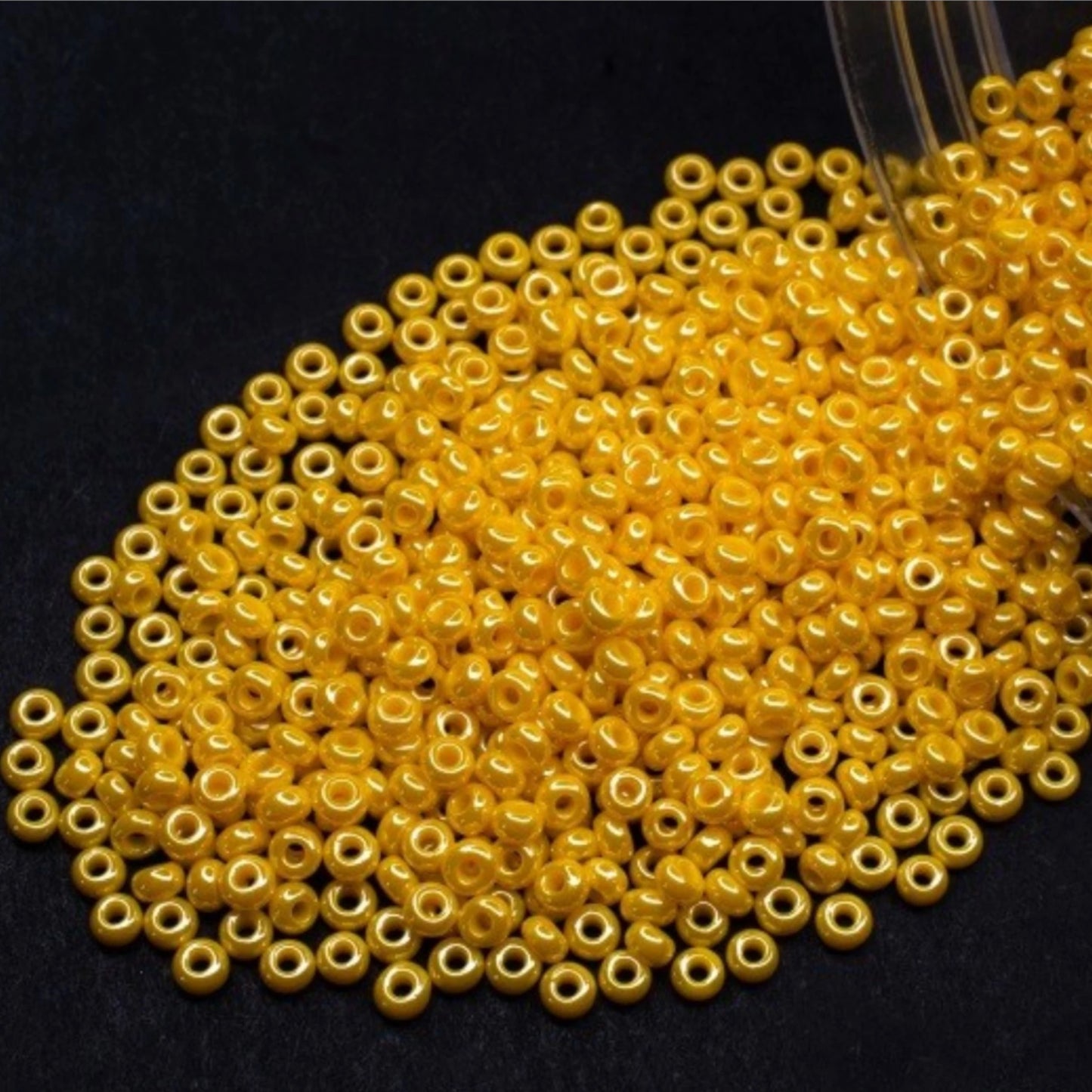 10/0 88130 Preciosa Seed Beads. Opaque Sfinx yellow.