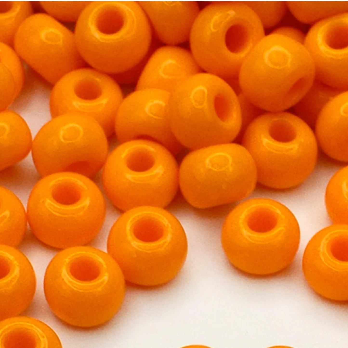 2/0 93110 Preciosa Cuentas de Semilla (Abalorios / Mostacillas) Checas de Vidrio Rocallas 6.1mm. Amarillo Naranja Opaco natural.