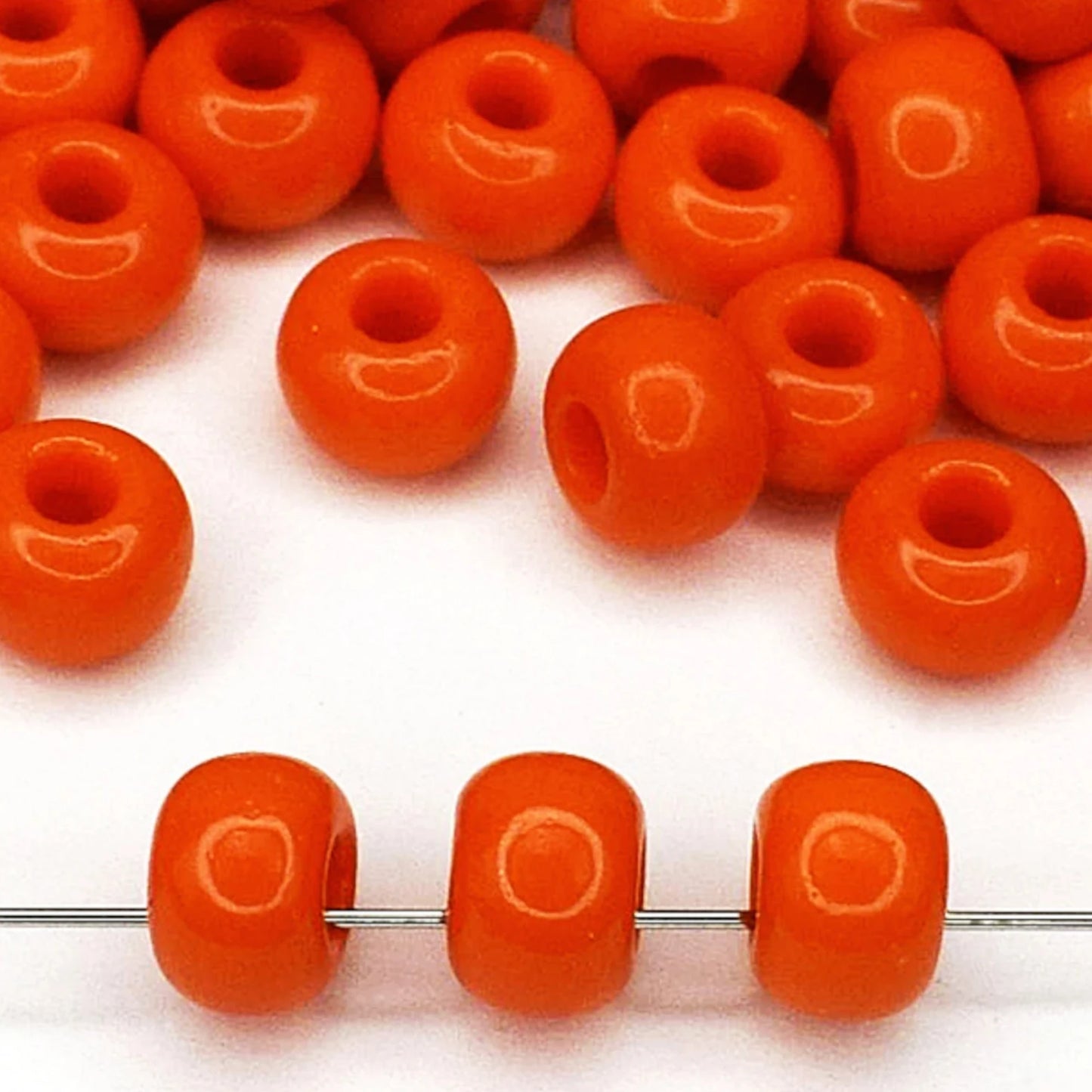 2/0 93140 Preciosa Cuentas de Semilla (Abalorios / Mostacillas) Checas de Vidrio Rocallas 6.1mm. Naranja Opaco natural.