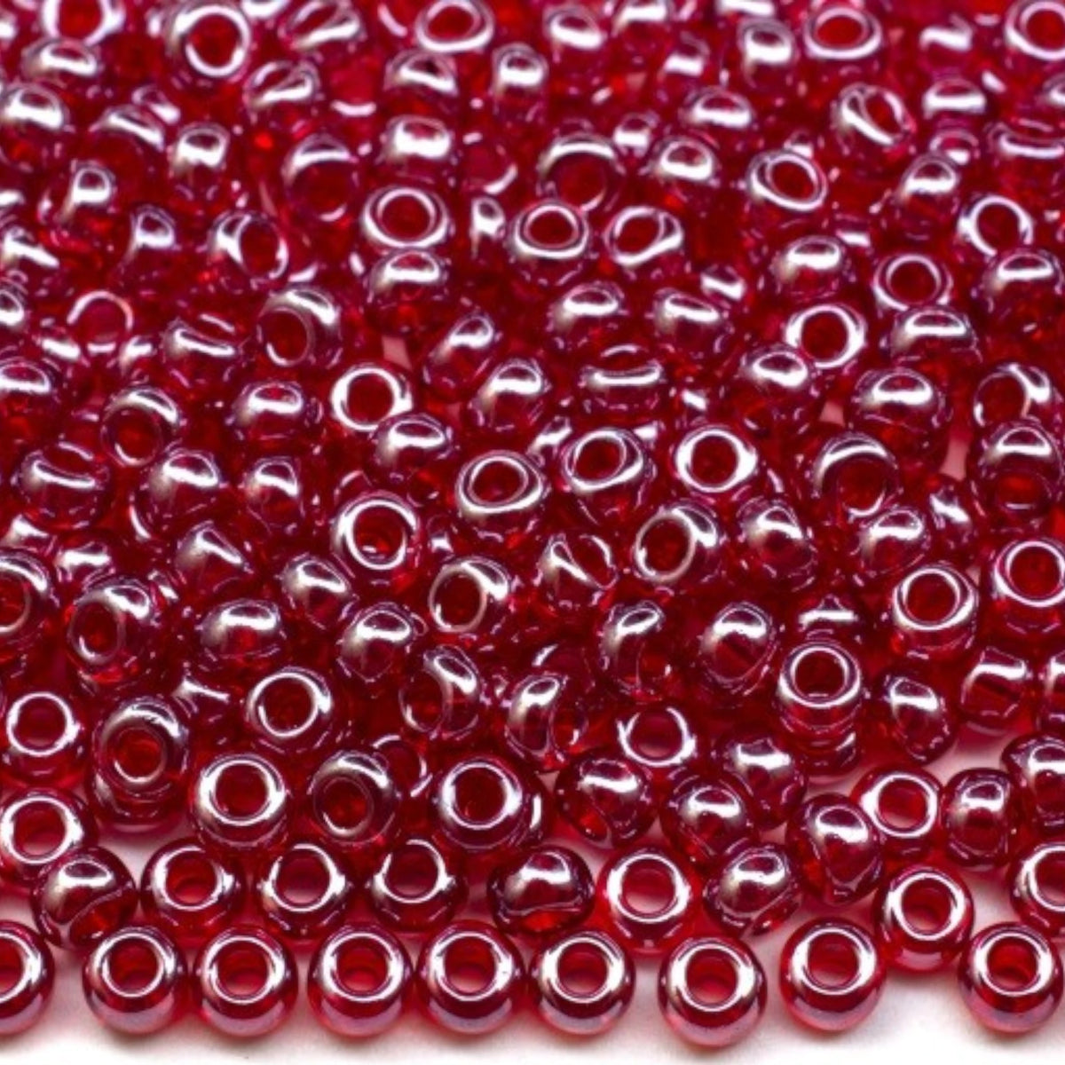 10/0 96090 Preciosa Чешки стъклени Малки Мъниста Рокайли 2.3mm. Прозрачен рубинен Sfinx.