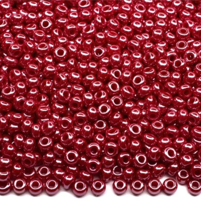 10/0 98190 Preciosa Seed Beads. Opaque Sfinx red.