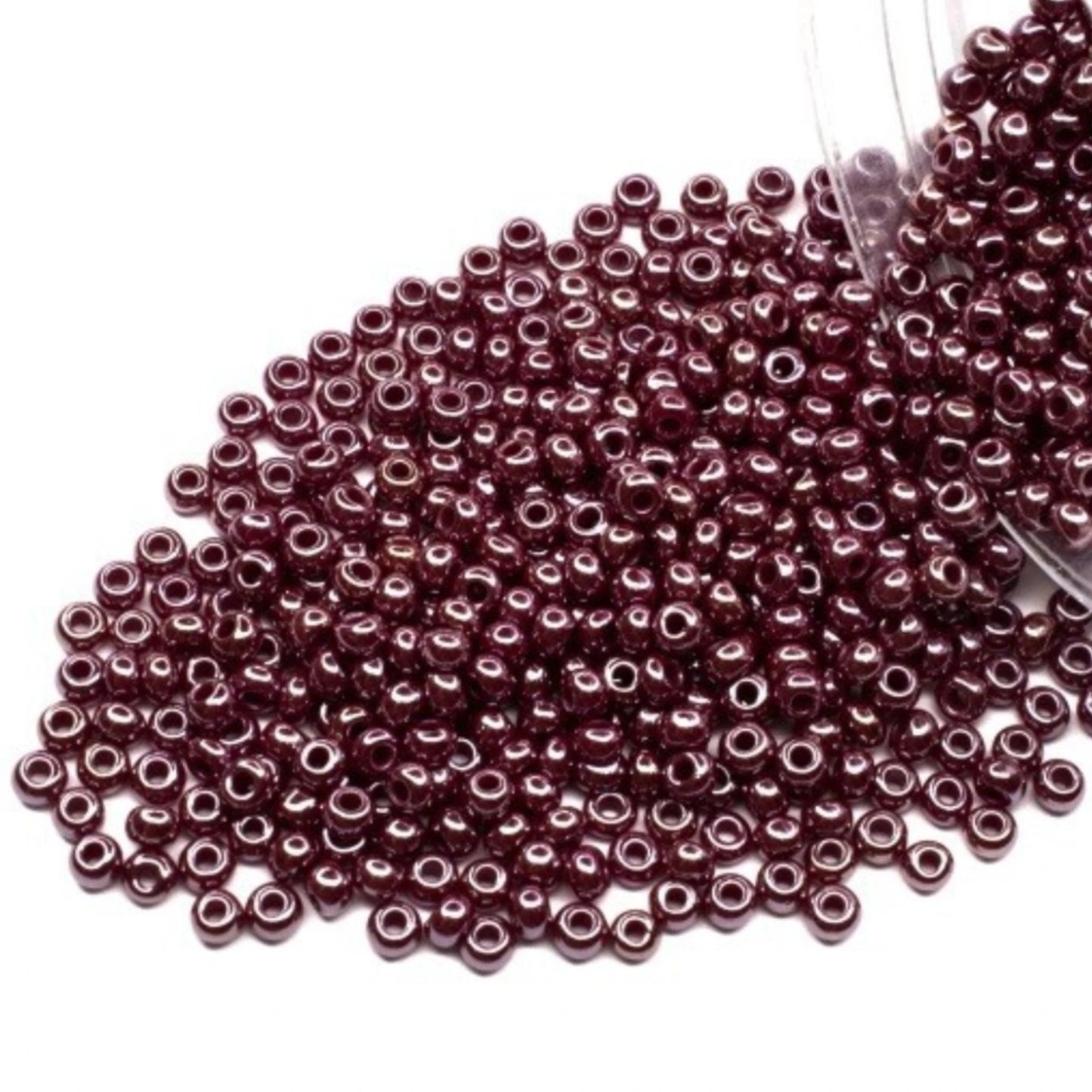 10/0 98310 Preciosa Seed Beads. Opaque Sfinx red brown.