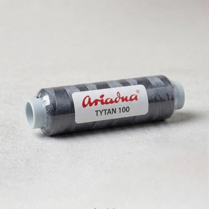 Hilo para bordado con cuentas, tejido de cuentas y elaboración de joyas. - Ariadna Tytan 100 gris oscuro (2680).